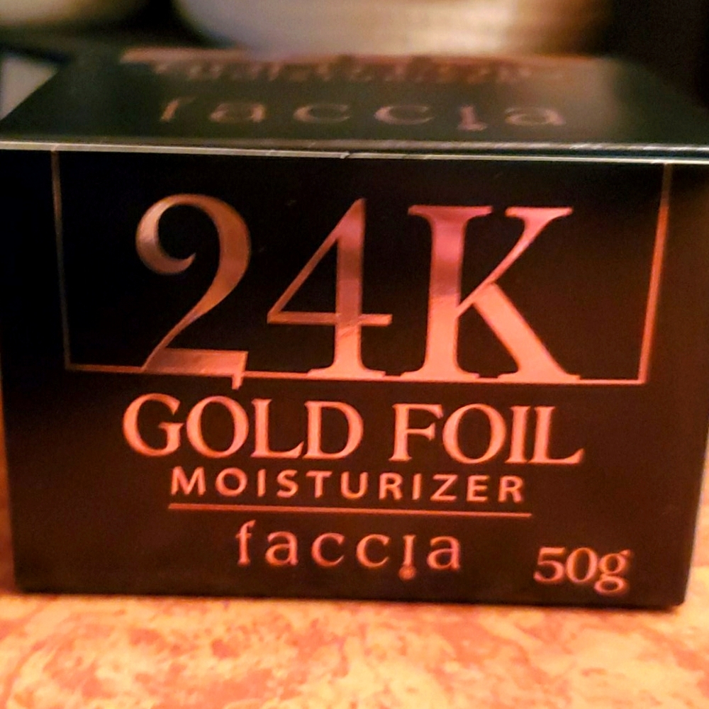 Faccia 24k Gold Foil Moisturizer